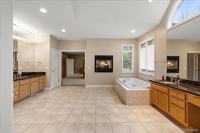 3725 Mountain Laurel Court, Oakland Charter Township, MI 48363