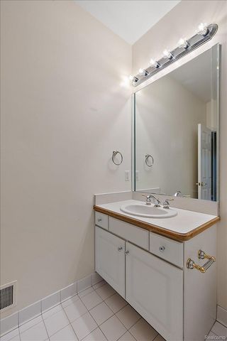3725 Mountain Laurel Court, Oakland Charter Township, MI 48363