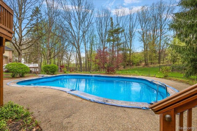 3725 Mountain Laurel Court, Oakland Charter Township, MI 48363