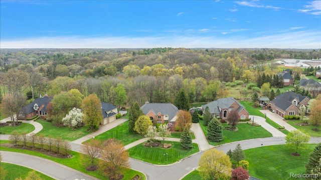 3725 Mountain Laurel Court, Oakland Charter Township, MI 48363