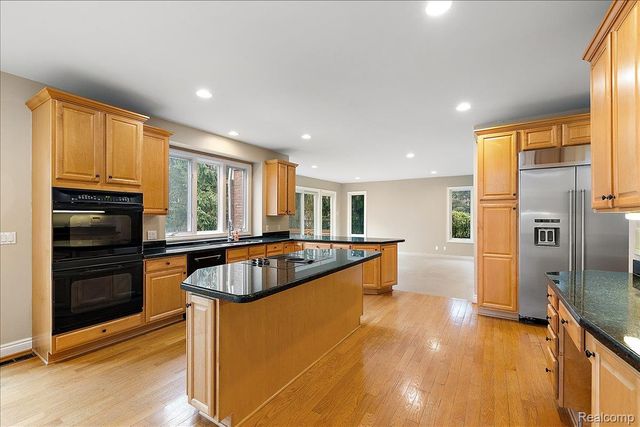 3725 Mountain Laurel Court, Oakland Charter Township, MI 48363