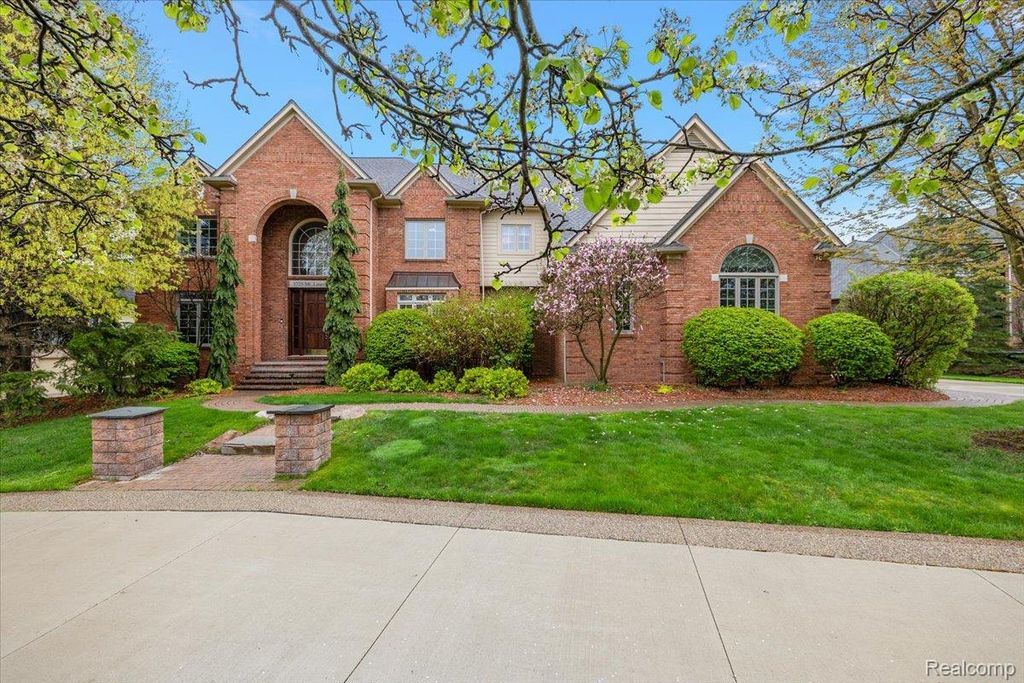 3725 Mountain Laurel Court, Oakland Charter Township, MI 48363