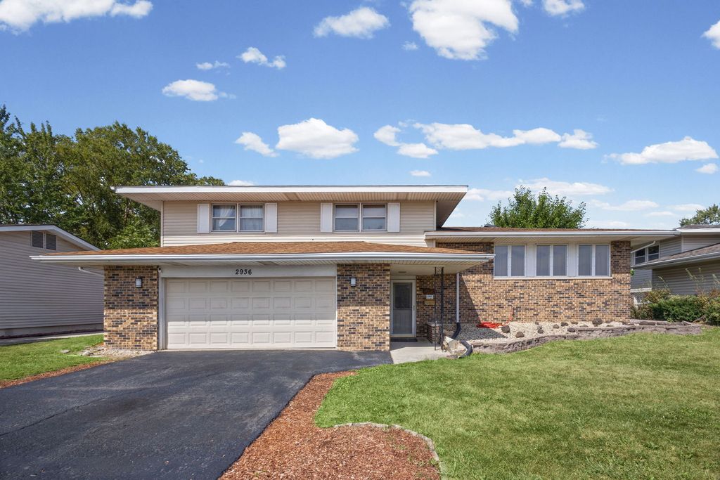 2936 193RD Street, Lansing, IL 60438