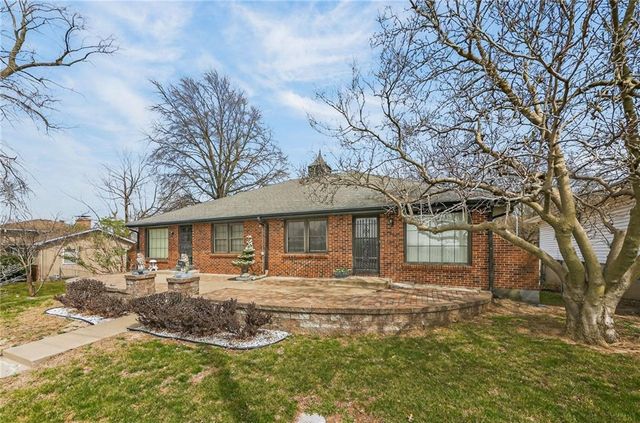 4415 Sterling Avenue, Kansas City, MO 64133