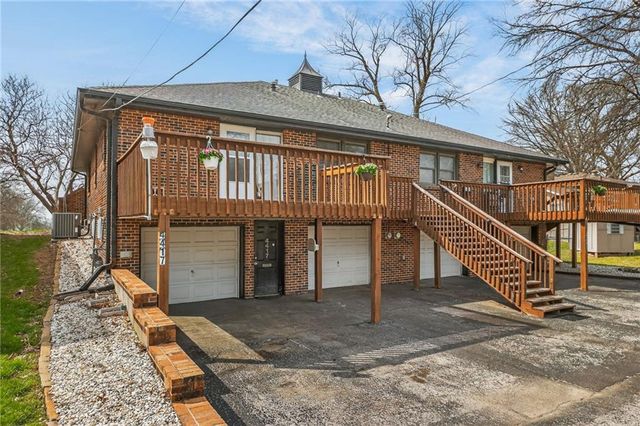 4415 Sterling Avenue, Kansas City, MO 64133