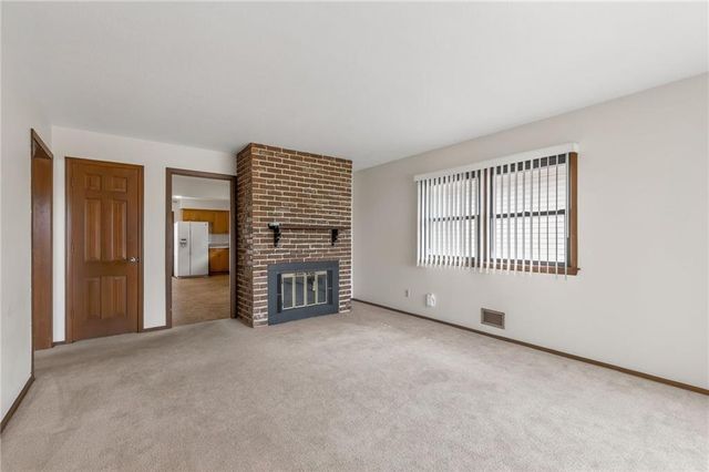 4415 Sterling Avenue, Kansas City, MO 64133