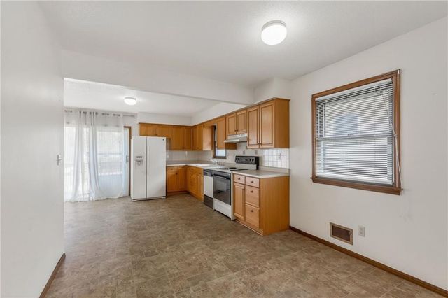 4415 Sterling Avenue, Kansas City, MO 64133