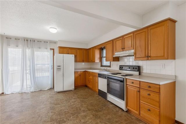 4415 Sterling Avenue, Kansas City, MO 64133