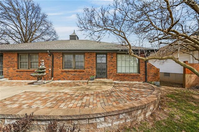 4415 Sterling Avenue, Kansas City, MO 64133