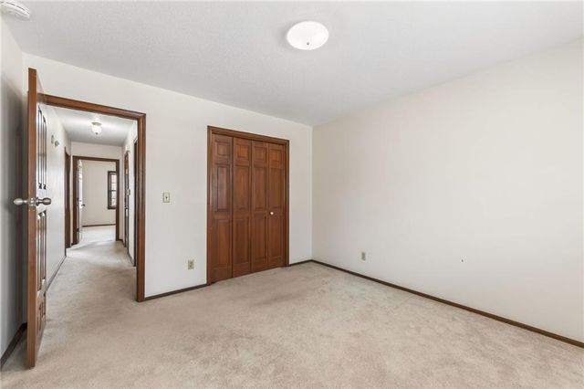 4415 Sterling Avenue, Kansas City, MO 64133