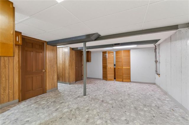 4415 Sterling Avenue, Kansas City, MO 64133