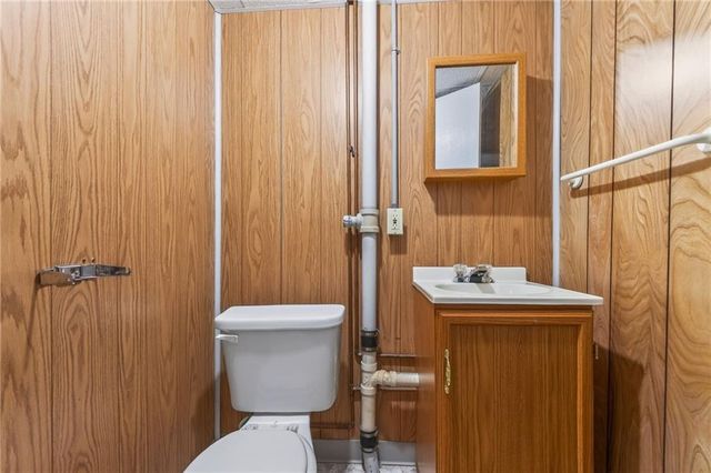 4415 Sterling Avenue, Kansas City, MO 64133