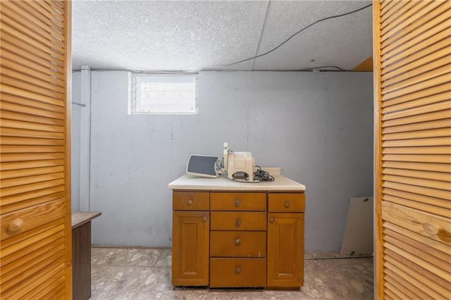 4415 Sterling Avenue, Kansas City, MO 64133