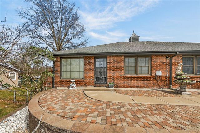 4415 Sterling Avenue, Kansas City, MO 64133