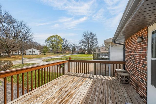 4415 Sterling Avenue, Kansas City, MO 64133