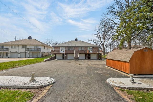 4415 Sterling Avenue, Kansas City, MO 64133