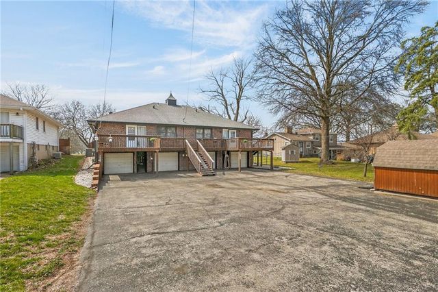 4415 Sterling Avenue, Kansas City, MO 64133