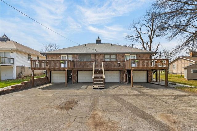 4415 Sterling Avenue, Kansas City, MO 64133