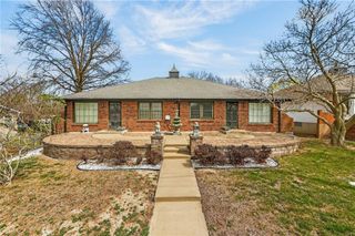 4415 Sterling Avenue, Kansas City, MO 64133