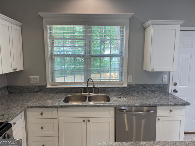 2874 Donamire Lane NW, Kennesaw, GA 30144