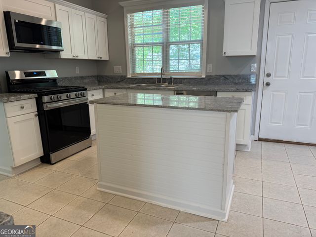 2874 Donamire Lane NW, Kennesaw, GA 30144