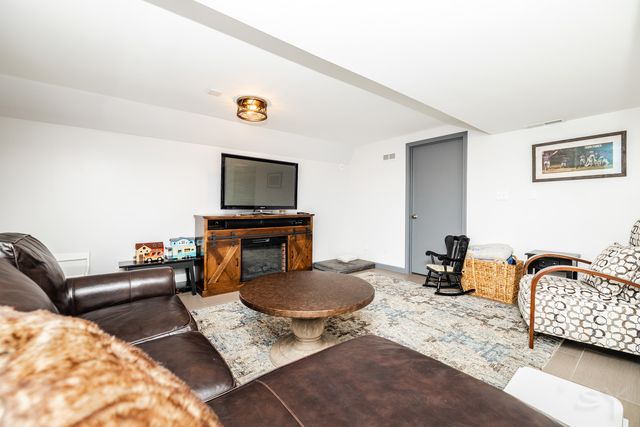 750 N River Street, Batavia, IL 60510