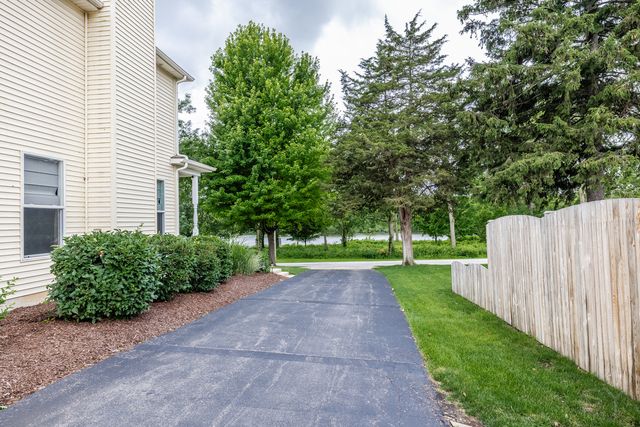 750 N River Street, Batavia, IL 60510