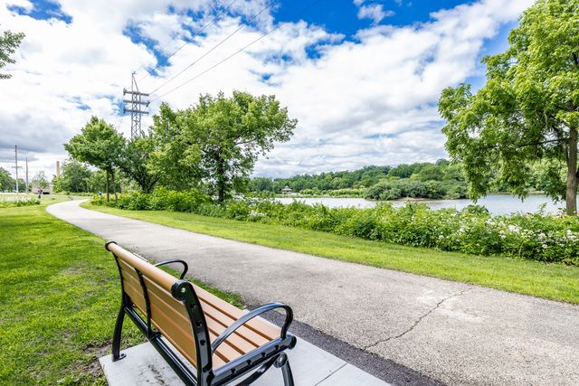 750 N River Street, Batavia, IL 60510
