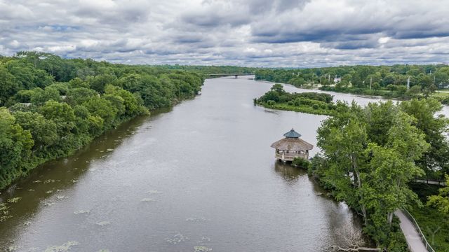 750 N River Street, Batavia, IL 60510