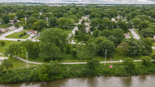 750 N River Street, Batavia, IL 60510
