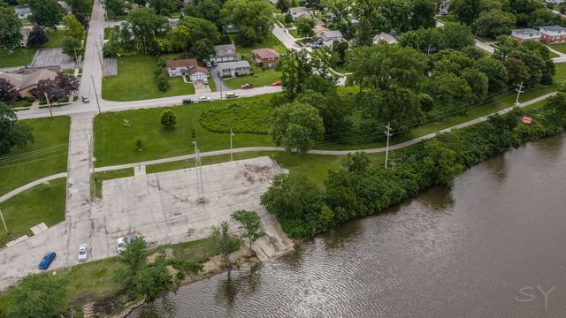 750 N River Street, Batavia, IL 60510
