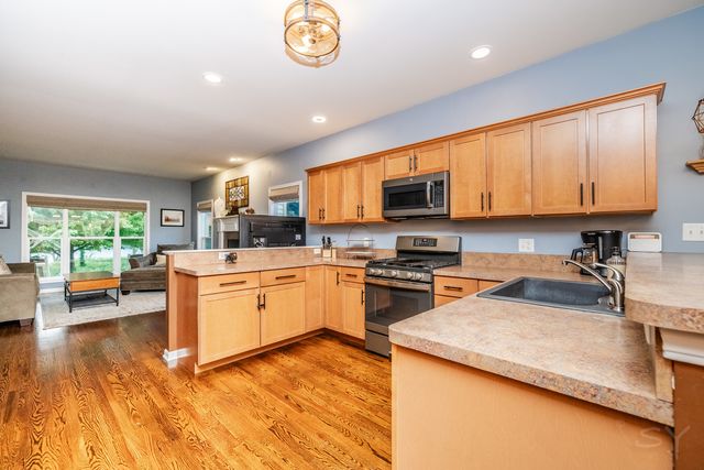 750 N River Street, Batavia, IL 60510