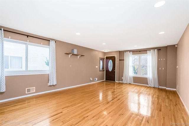 111 Elmbank Street, Staten Island, NY 10312