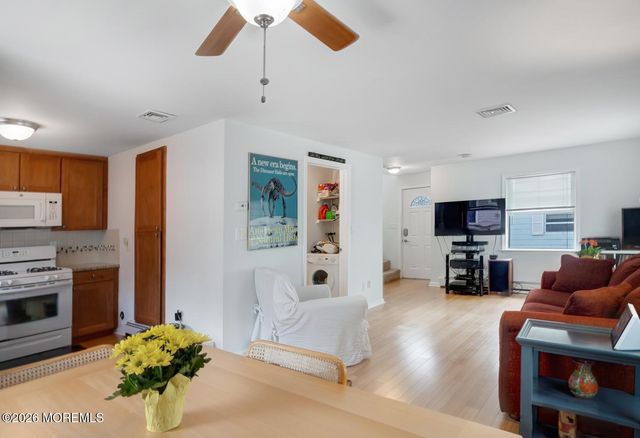 19 E Shore Way, Lavallette, NJ 08735