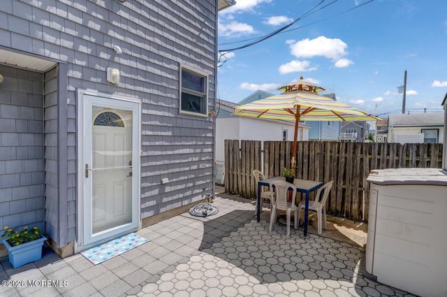 19 E Shore Way, Lavallette, NJ 08735