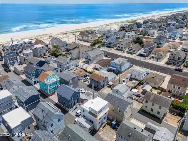 19 E Shore Way, Lavallette, NJ 08735