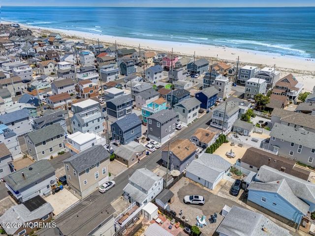 19 E Shore Way, Lavallette, NJ 08735