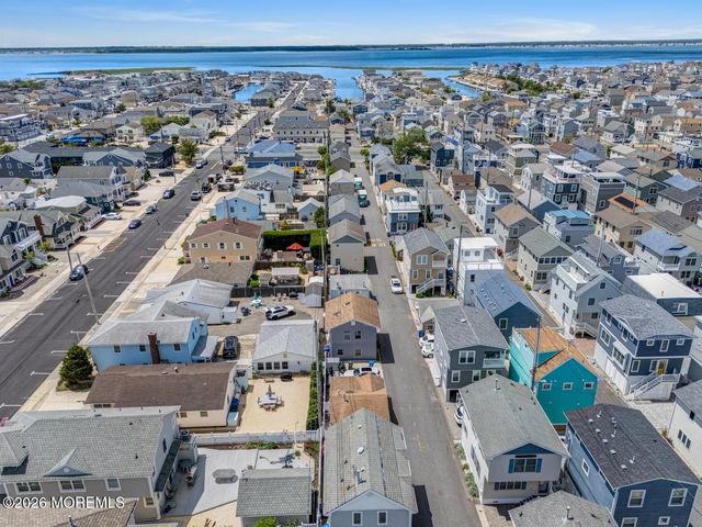19 E Shore Way, Lavallette, NJ 08735