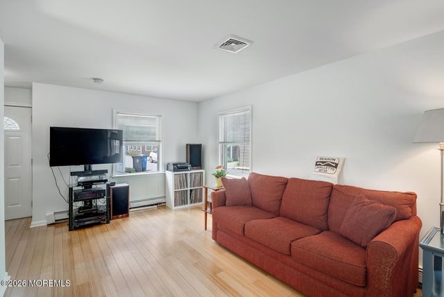 19 E Shore Way, Lavallette, NJ 08735