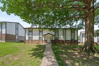 1000 Twin Oaks Terrace, Harrisonville, MO 64701