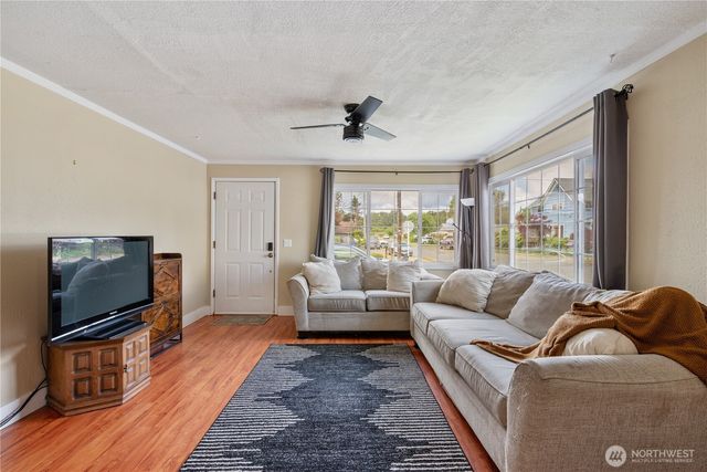 508 4th Avenue SW, Castle Rock, WA 98611