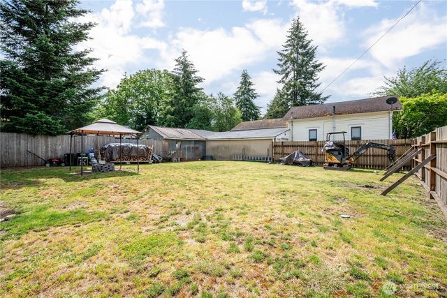 508 4th Avenue SW, Castle Rock, WA 98611