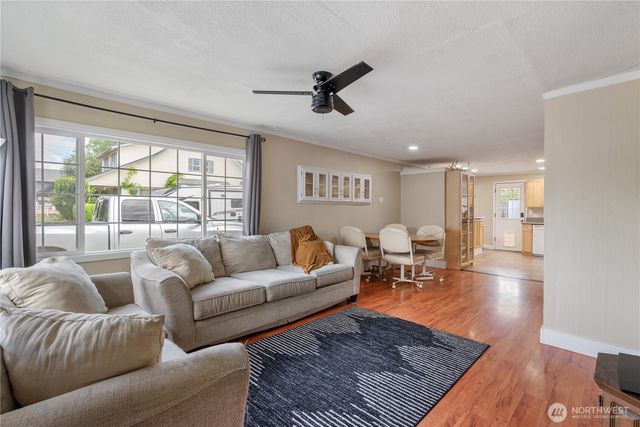 508 4th Avenue SW, Castle Rock, WA 98611