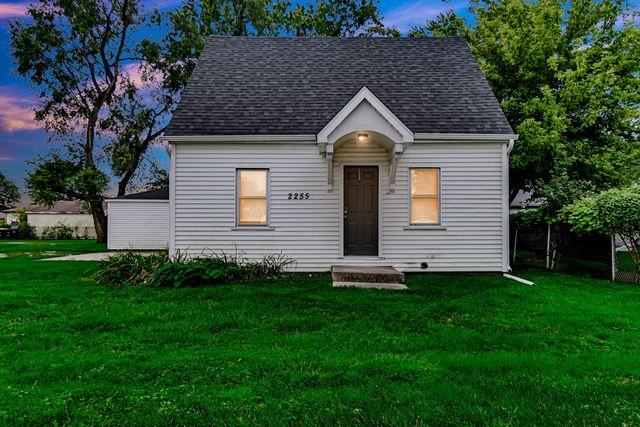 2255 176th Place, Lansing, IL 60438