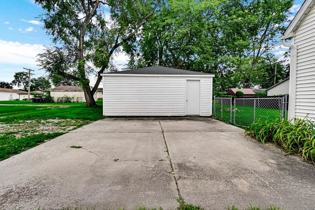 2255 176th Place, Lansing, IL 60438