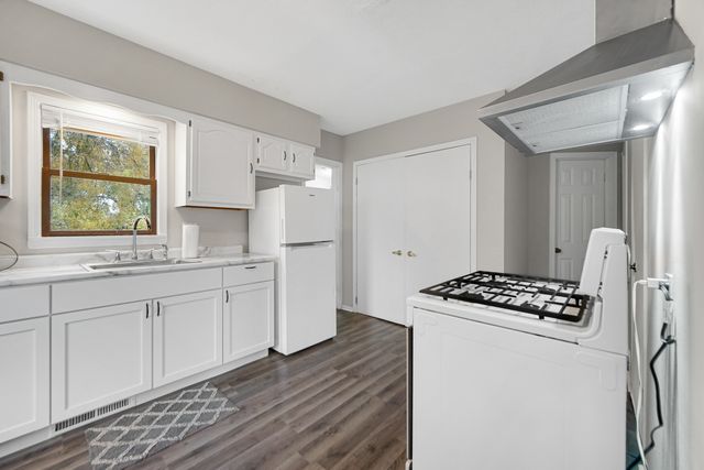 2255 176th Place, Lansing, IL 60438