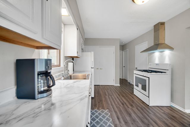 2255 176th Place, Lansing, IL 60438