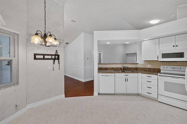 4431 FERN DRIVE 4431, Bradenton, FL 34208