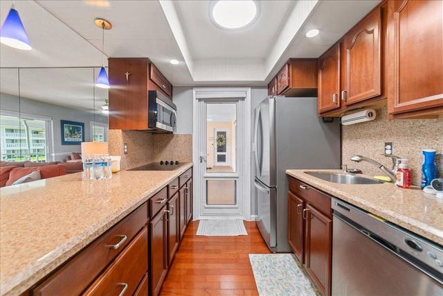 2864 NE 33rd Court 205, Fort Lauderdale, FL 33306
