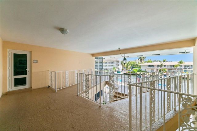 2864 NE 33rd Court 205, Fort Lauderdale, FL 33306